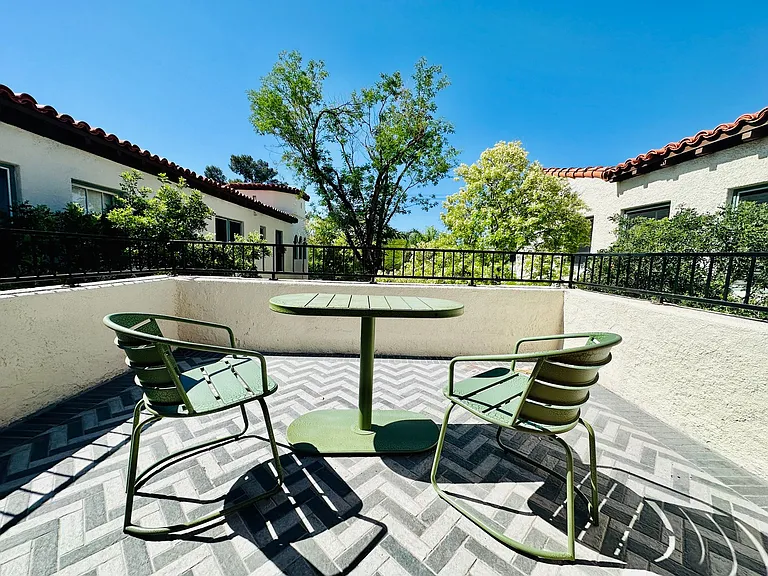 Don Martin Historic Apartments! — Photo 17