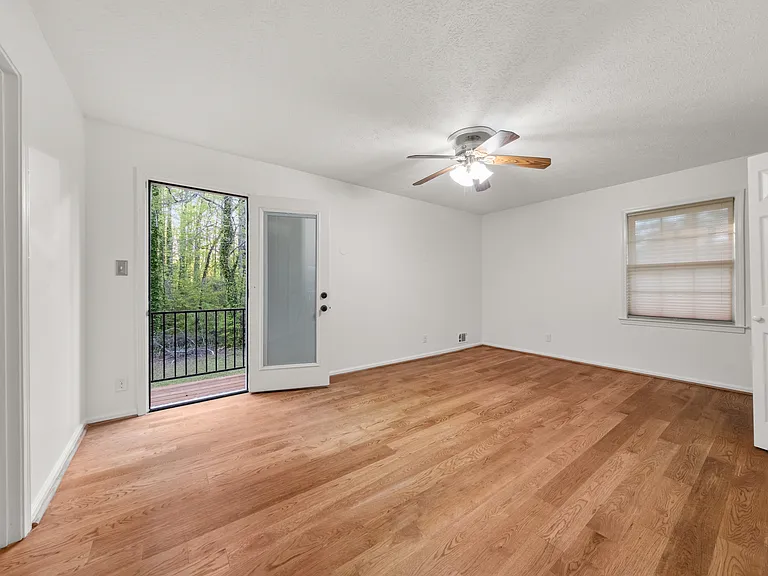 1247 Sycamore Dr — Photo 18