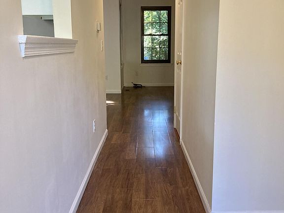 2nd image of 907 Arlington Dr