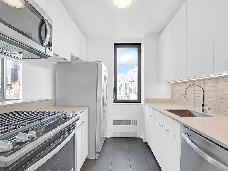 77 W 24th St #24F — Photo 9