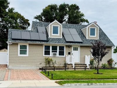 27 Central Avenue, North Babylon, NY, 11703