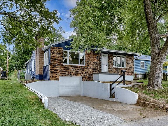 2nd image of 1217 S Willow Ave