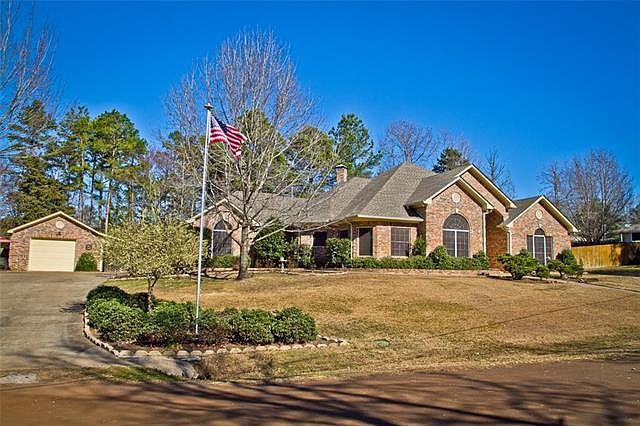 1st image of 13930 Redwood Cir