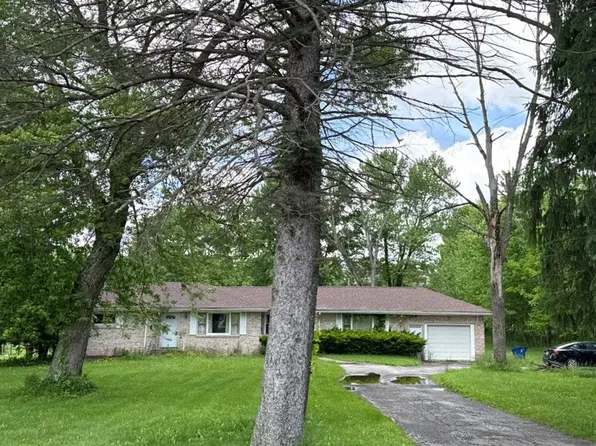 6880 Villa Marie Rd, Lowellville, OH 44436