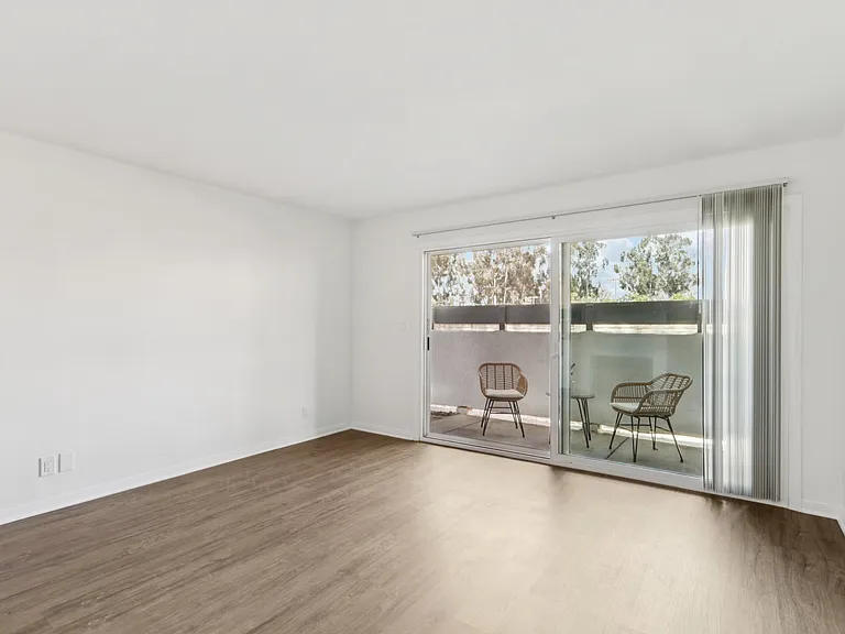 The Linden Apartments — Photo 22