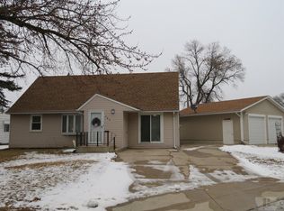 703 4th St NE, Clarion, IA 50525