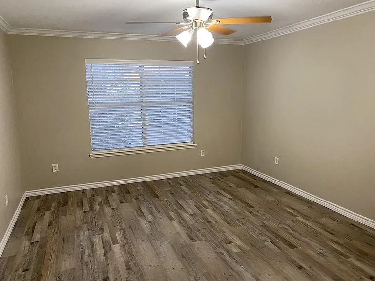 8608 Brunswick Dr — Photo 3