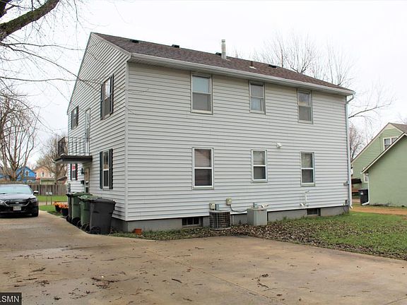 3rd image of 810 Burlington Ave
