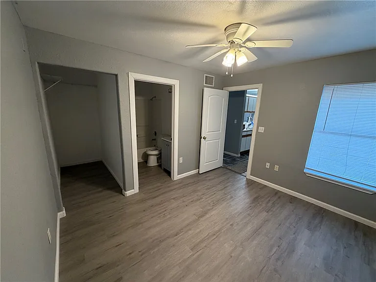 527 Sw Pkwy #104 — Photo 7