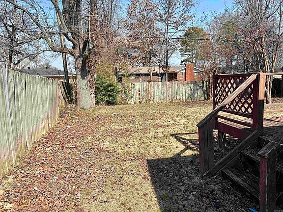 2nd image of 122 Cloverdale Blvd