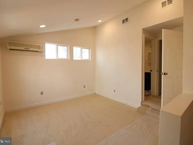 24 E Reed Ave — Photo 16