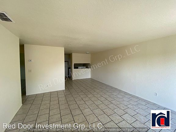 4th image of 5265 SE 31st St