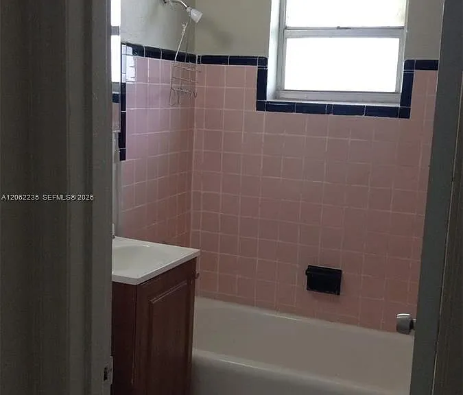 1462 NW 2nd Ave #2 — Photo 5