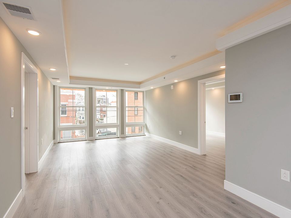 1st image of 1133 E Columbia Ave #301