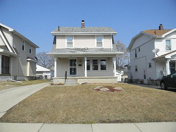 3rd image of 329 Fernwood Ave