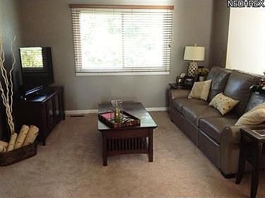4th image of 9285 Flora Dr