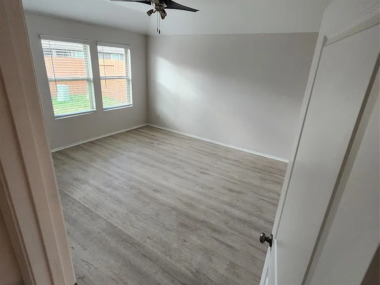 18419 Cobalt Cove Ln — Photo 23