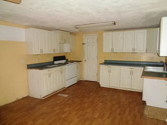5th image of 814 Nelson Ln