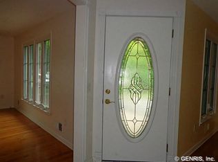 67 Webber Dr, Rochester, NY 14626