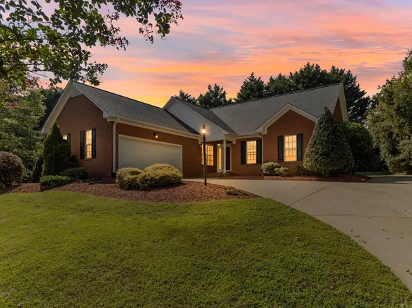 530 S Pond View Dr, Duncan, SC 29334