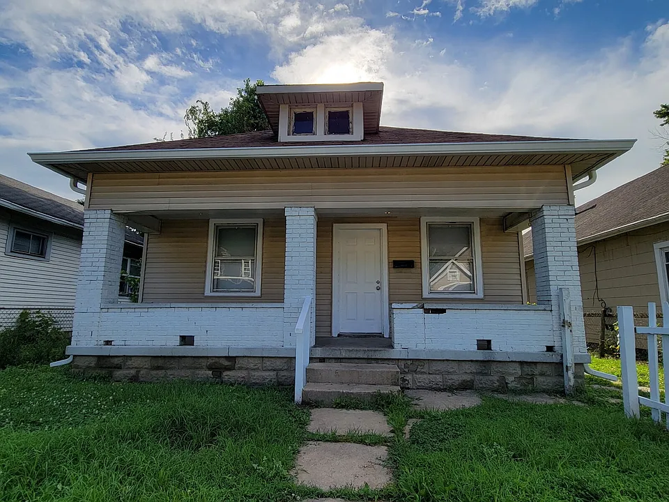 1231 Shepard St