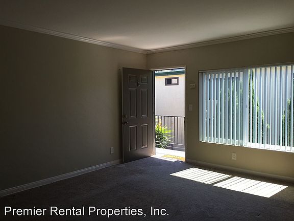 5th image of 4452 Louisiana St APT 08