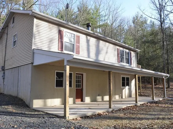 521 Pine Ridge Rd, Stroudsburg, PA 18360