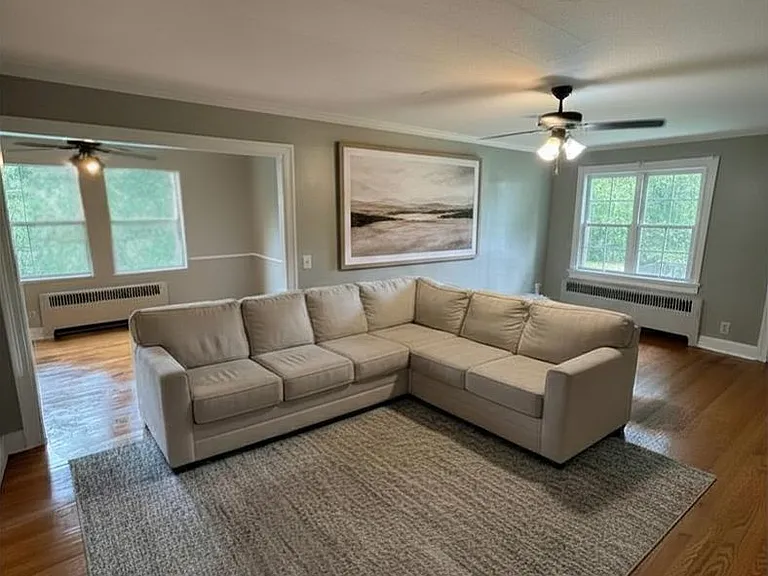 230 N Hume Ave — Photo 2