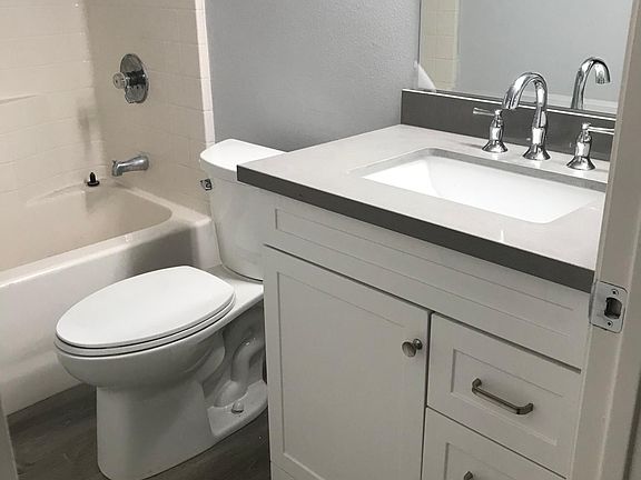 3rd image of 25641 Prospect Ave