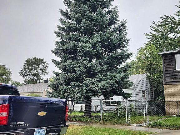 2nd image of 4331 Elm Ave