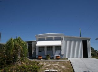 8447 SE Swan Ave, Hobe Sound, FL 33455