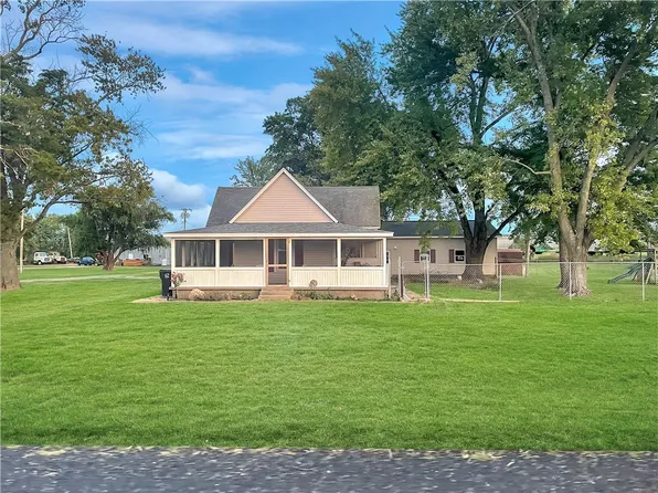 811 W Main St, Casey, IL 62420