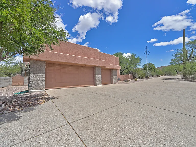 3835 N Whiptail Wash Pl — Photo 69