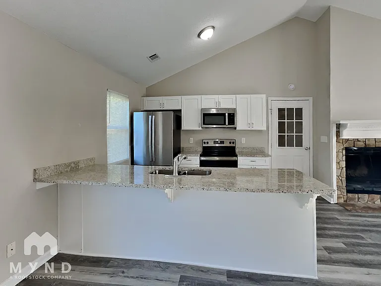 215 Shamrock Way — Photo 9