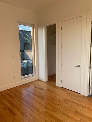 Rented by Nooklyn NYC LLC | media 9