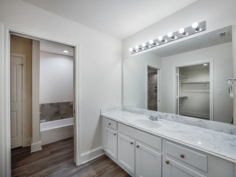 815 E Grande Blvd #R-102 — Photo 15