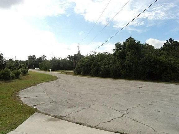 3rd image of 6422 NW Taper Ct
