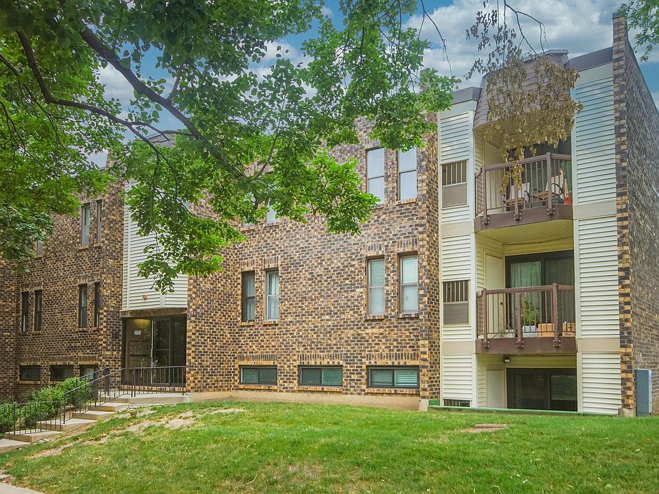1st image of 2025 Country Club Dr APT 4A