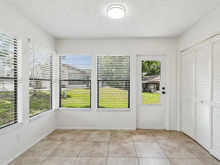 2945 Grovewood Blvd #A — Photo 28