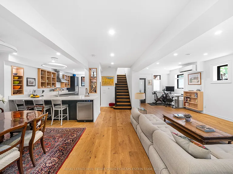 115 Robinson St — Photo 3