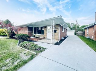 8712 Rockland St, Dearborn Heights, MI 48127