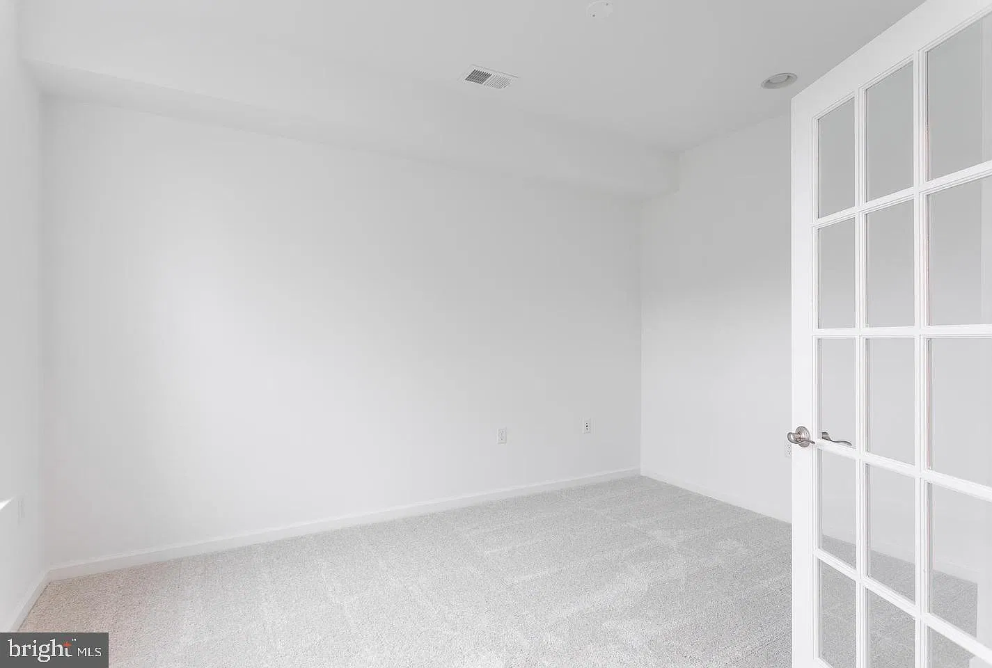 3 bed, 1928 sqft, $2,500 — Photo 4