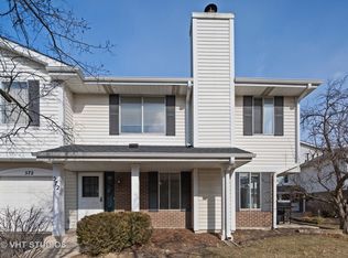 572 Willowcreek Ct #572, Clarendon Hills, IL 60514