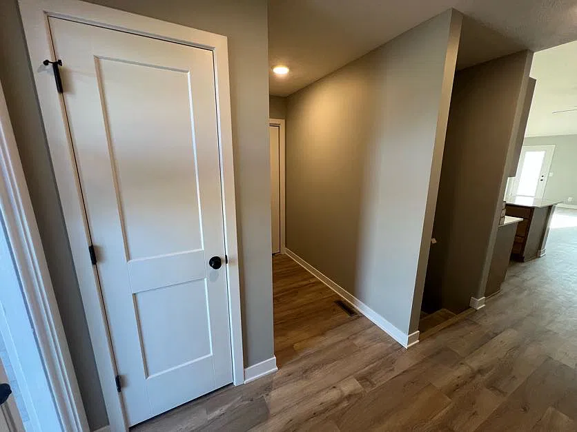 3 bed, 1882 sqft, $2,300 — Photo 4