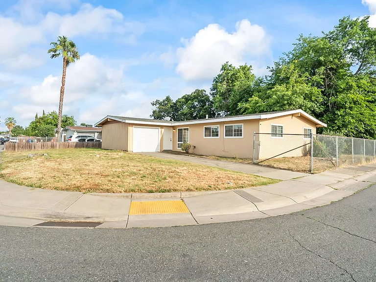 6436 Thomas Dr — Photo 1