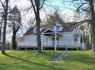 730 W Green Tree Rd, River Hills, WI 53217