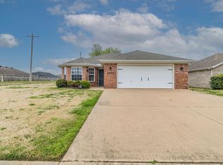 4006 SW Surrey Ave, Bentonville, AR 72712