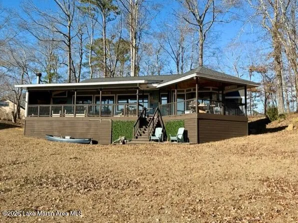 574 Powell Dr, Jacksons Gap, AL 36861