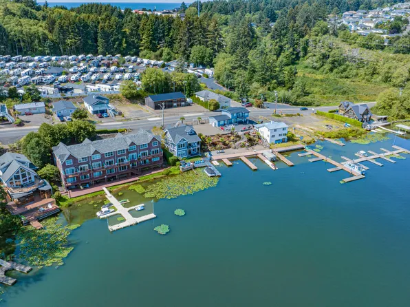 3792 NE West Devils Lake Rd Suite 2, Lincoln City, OR 97367