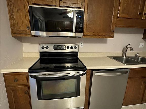 4th image of 220 Suppiger Ln APT 112
